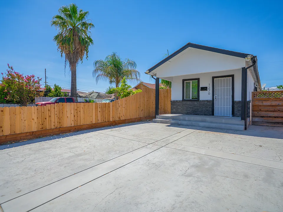 1270 Norton Ave