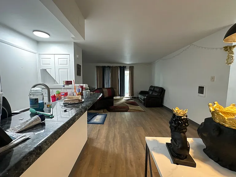 University Park Apartments near Cornell University — Photo 758