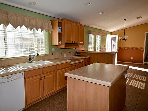 KITCHEN ALT VIEW