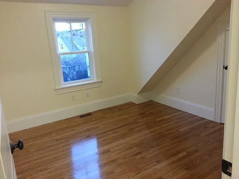 82 Linden St #2 — Photo 7