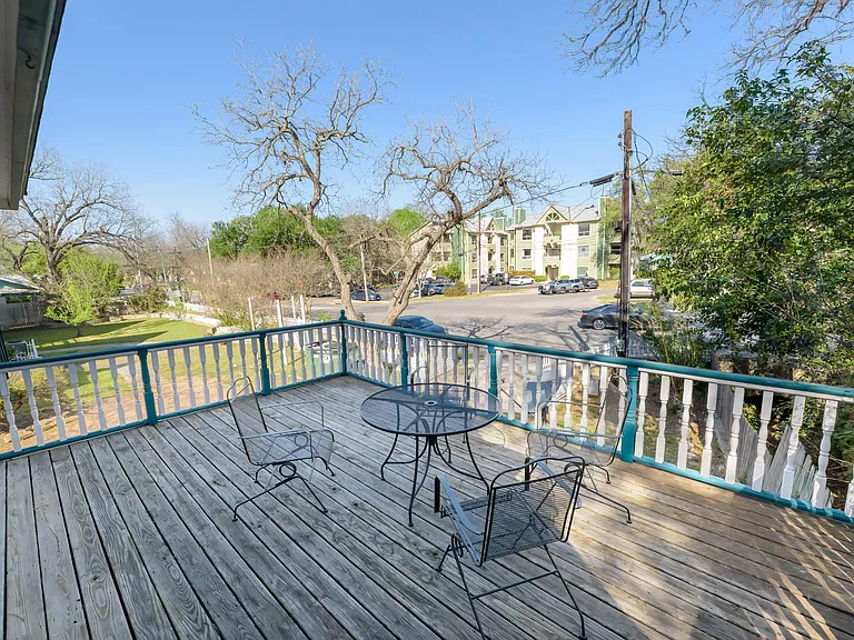 433 W San Antonio St #C — Photo 11