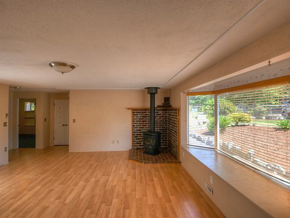 4th image of 2531 Vantage Ave SW
