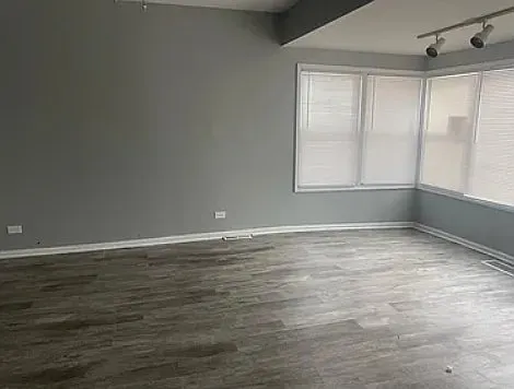 4 bed, 1900 sqft, $2,300 — Photo 3