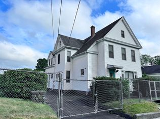 16 Center St, Putnam, CT 06260