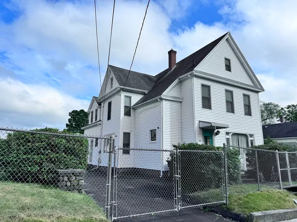 16 Center Street, Putnam, CT 06260