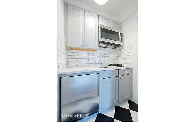 Rented by Douglas Elliman | media 3