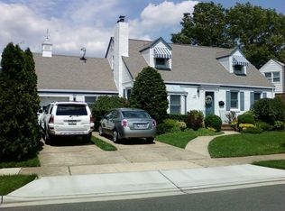 15 Gateway, Rockville Centre, NY 11570