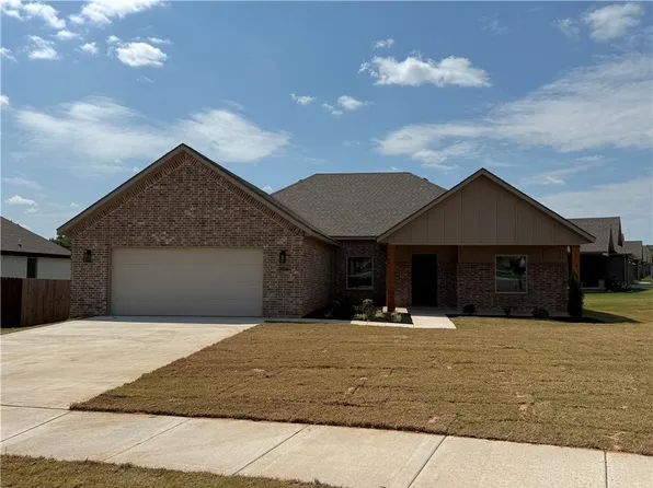 103 W Watson Ln, Farmington, AR 72730