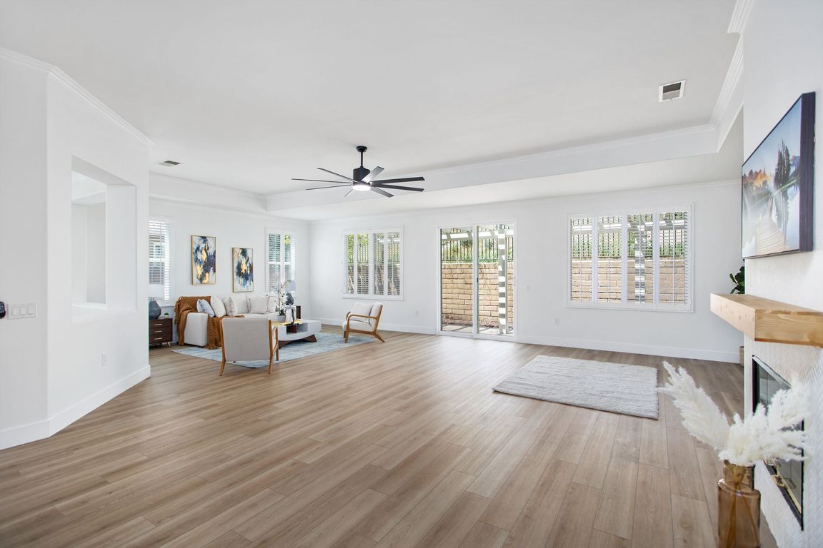 next background image