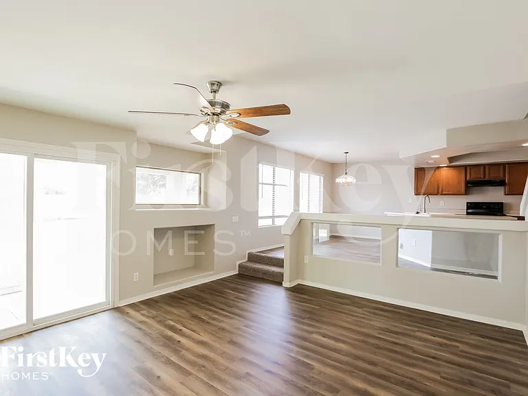 7963 W Marlette Ave — Photo 9
