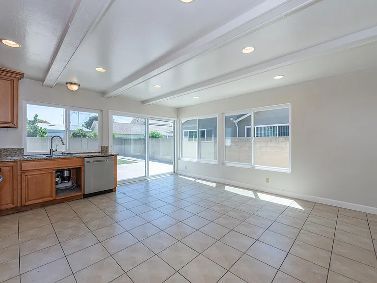 16752 Leafwood Cir — Photo 6