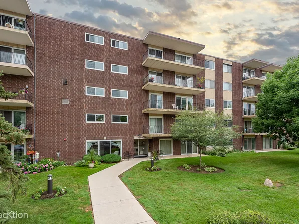 5300 Walnut Ave APT 20B, Downers Grove, IL 60515