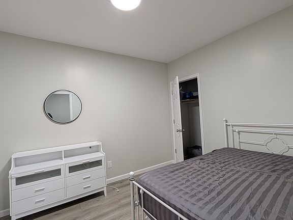 4th image of 447 25th St Unit 1