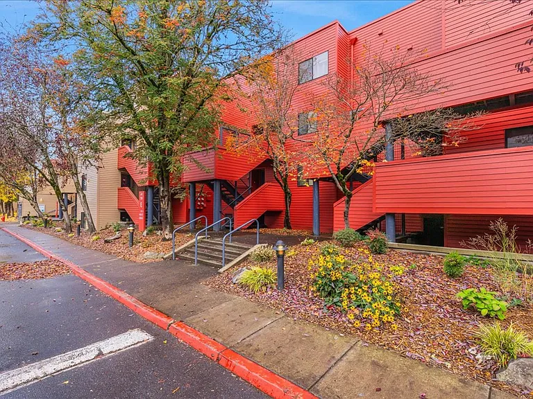 730 NW Naito Pkwy #E22 — Photo 21