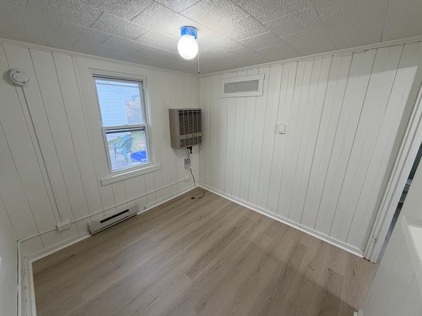 31-33 Fern Ave #201