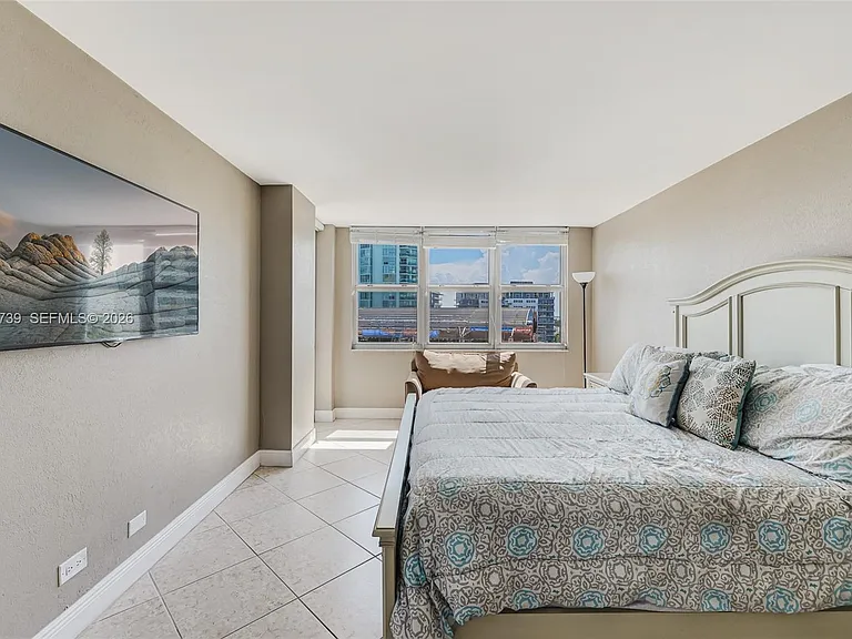 6039 Collins Ave #936 — Photo 28