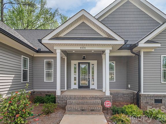 3rd image of 4574 Old Hickory Rd
