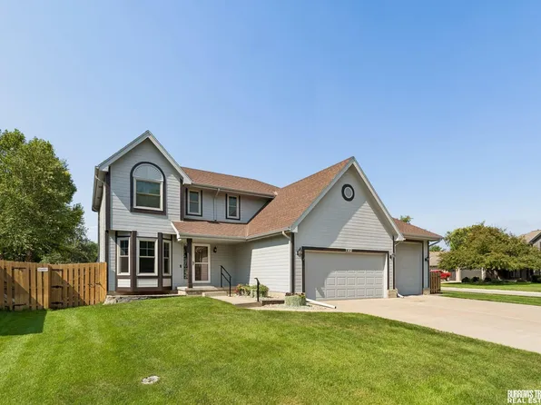 7102 S 158th St, Omaha, NE 68136