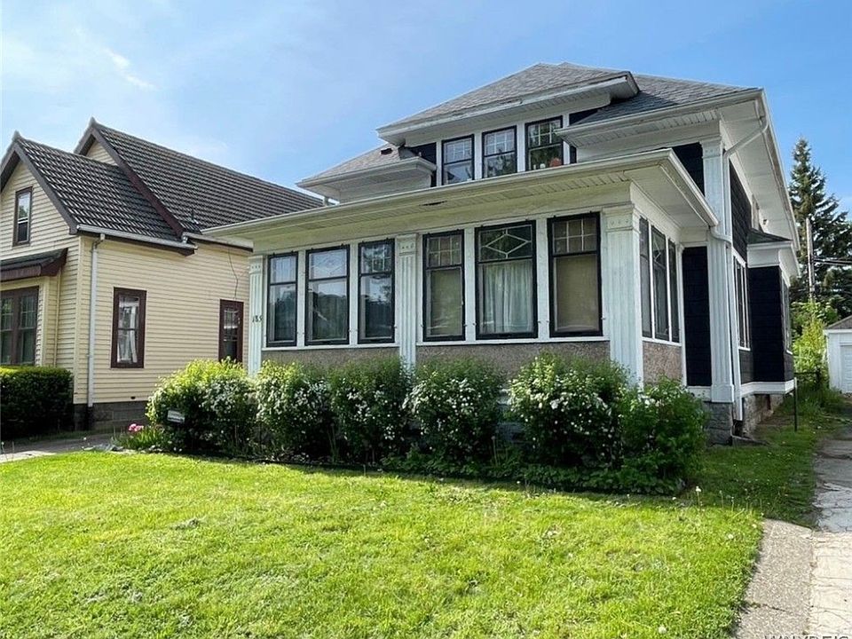 1st image of 185 Winspear Ave #5
