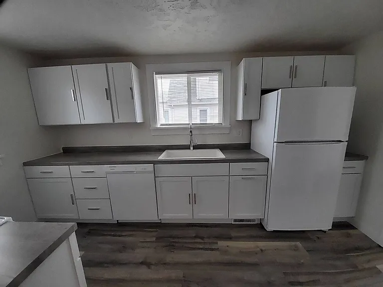 1368 Cherry St — Photo 3