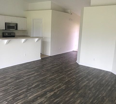 3rd image of 3203 NE 14th Pl
