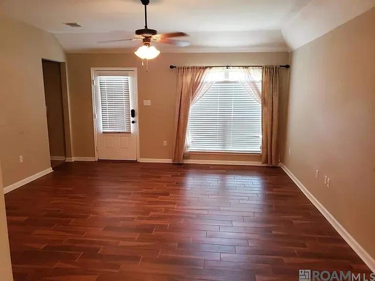 14364 Summerset Dr — Photo 2