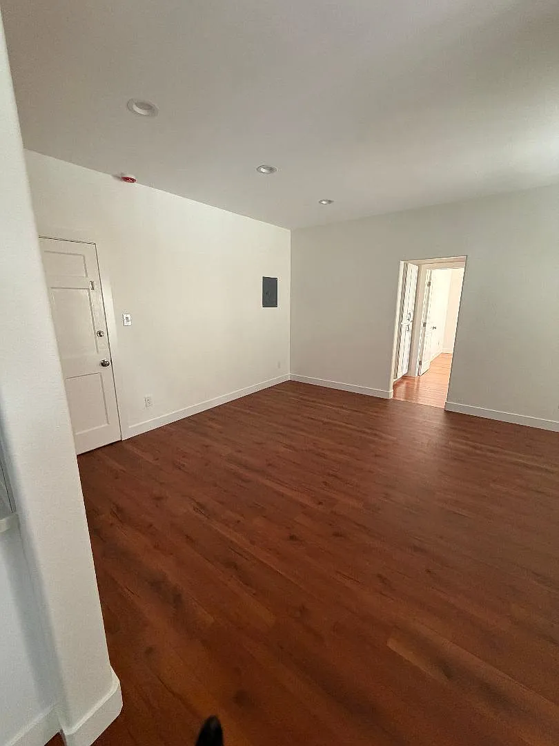 1 bed, 700 sqft, $2,050 — Photo 4