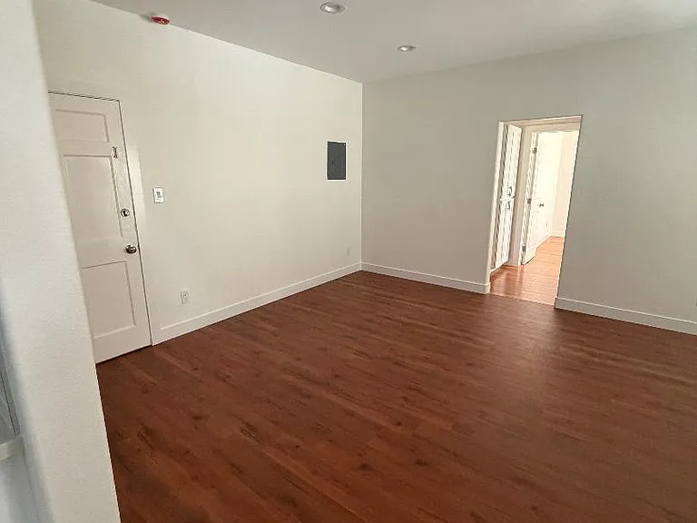 311 N Howard St #4 — Photo 4