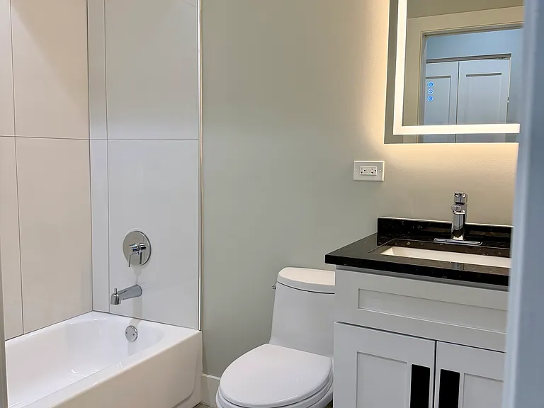 4730 W Grace St #1B — Photo 14