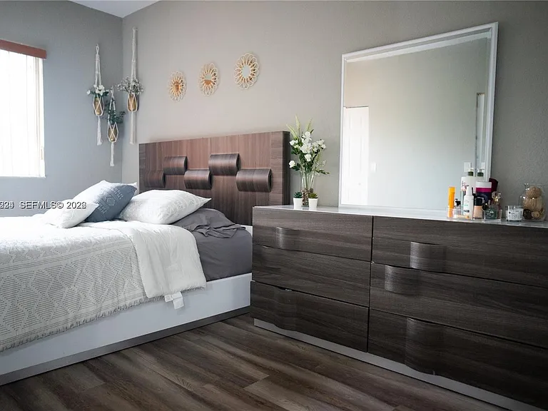 7941 Catalina Cir #7941 — Photo 6