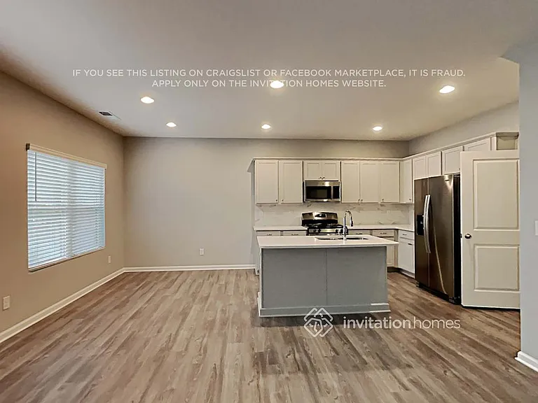555 S Fortune Way — Photo 6