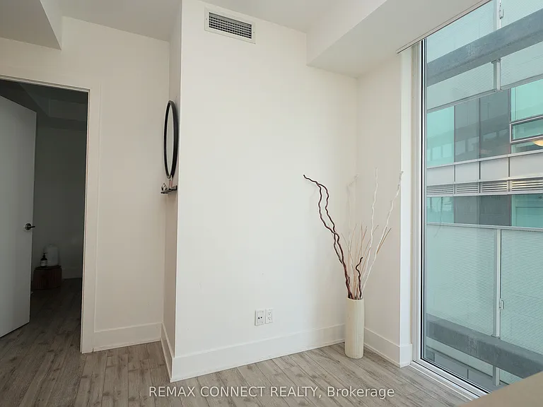 200 Bloor St W #2009 — Photo 10