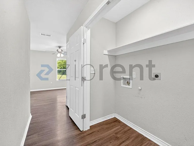 317 Jones St — Photo 19