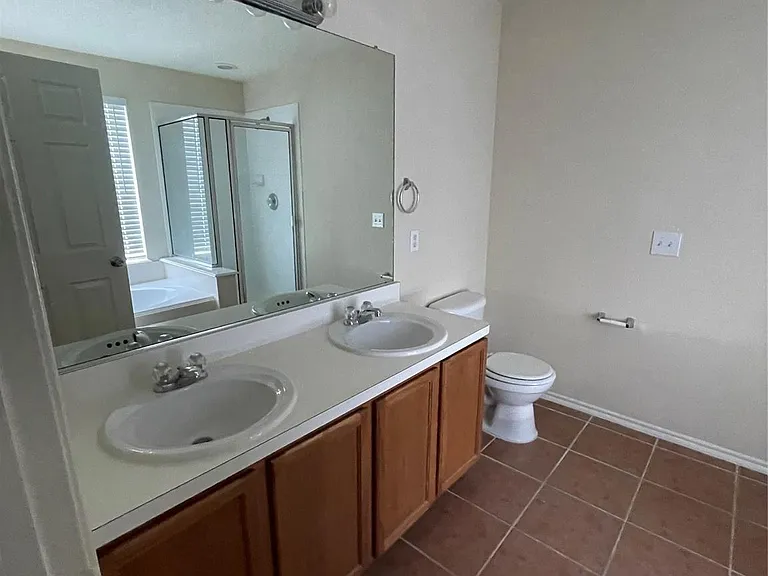 10506 Sugar Trace Dr — Photo 12