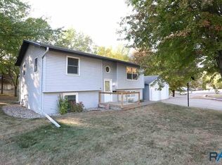 201 Douglas Blvd, Baltic, SD 57003