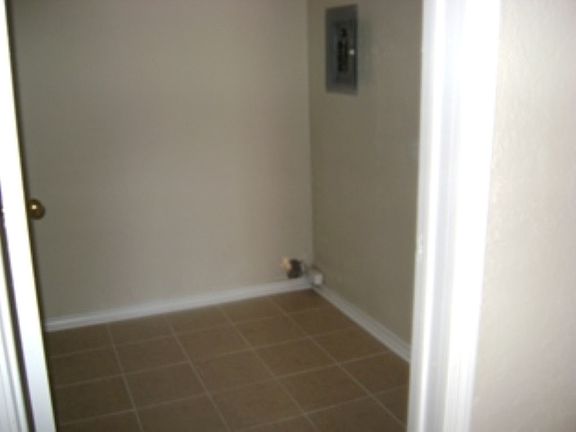 4th image of 1525 NW Smith Ave