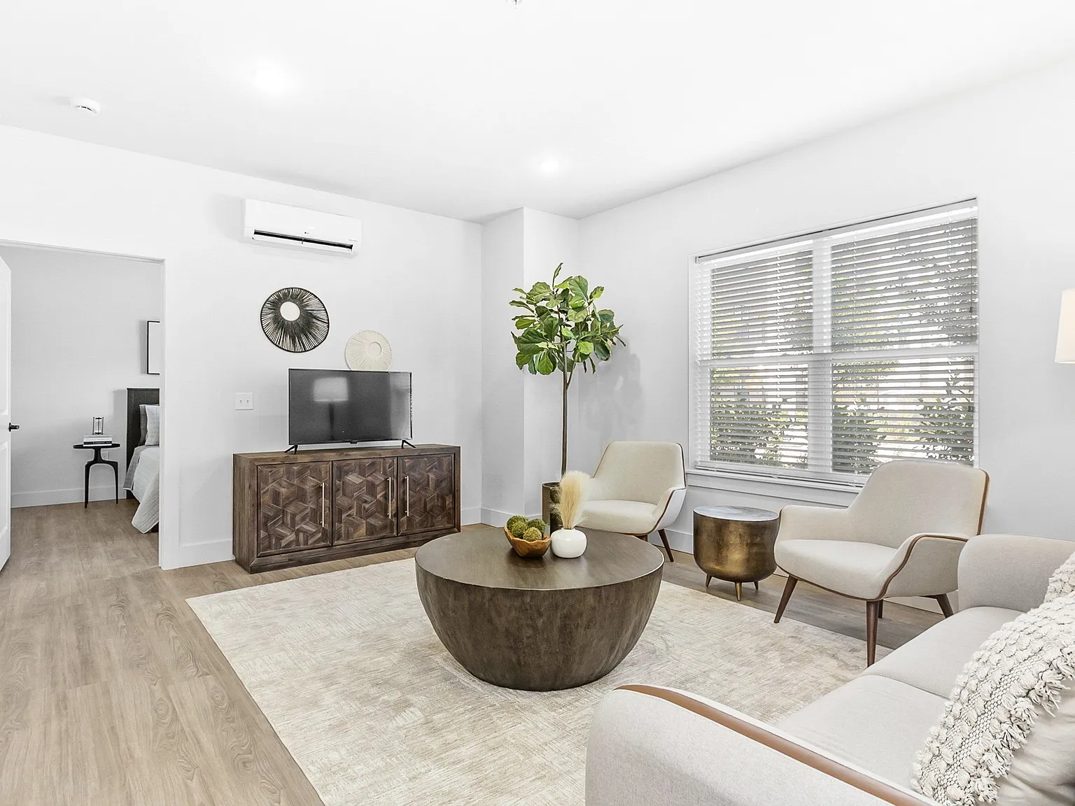The Pike Apartments — Photo 4