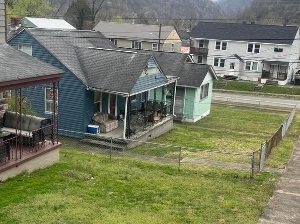 140 Boomer Hill Rd, Montgomery, WV 25136