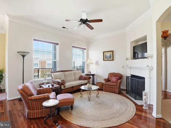 31 Booth St Unit 450, Gaithersburg, MD 20878
