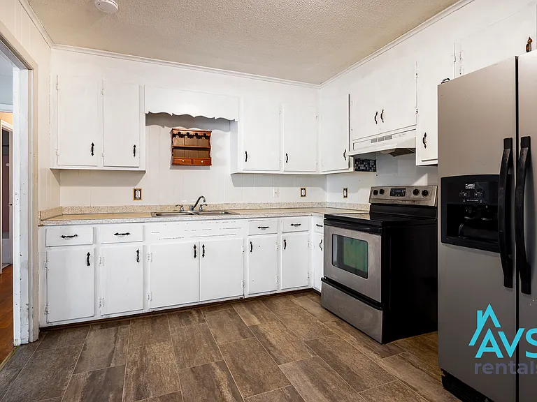 908 Woodale Cir — Photo 7