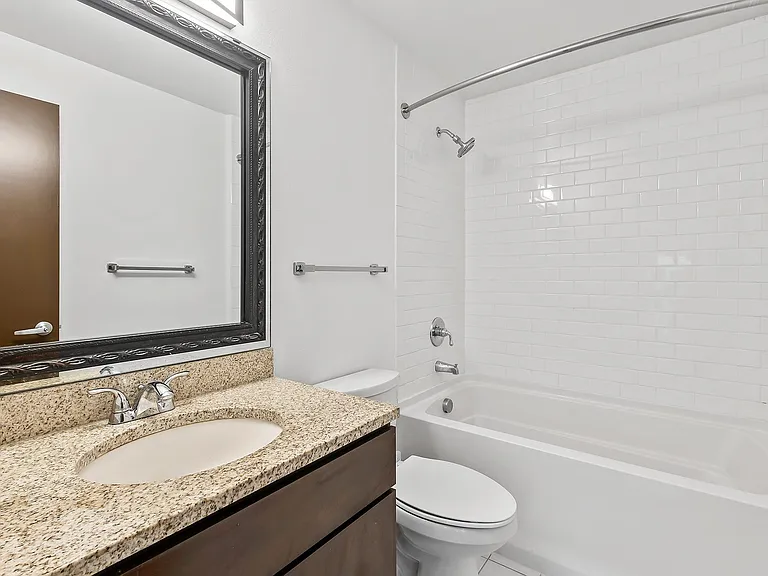 Emerson Lofts — Photo 32