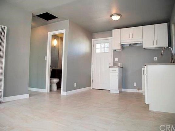 3rd image of 433 W 55th St #433
