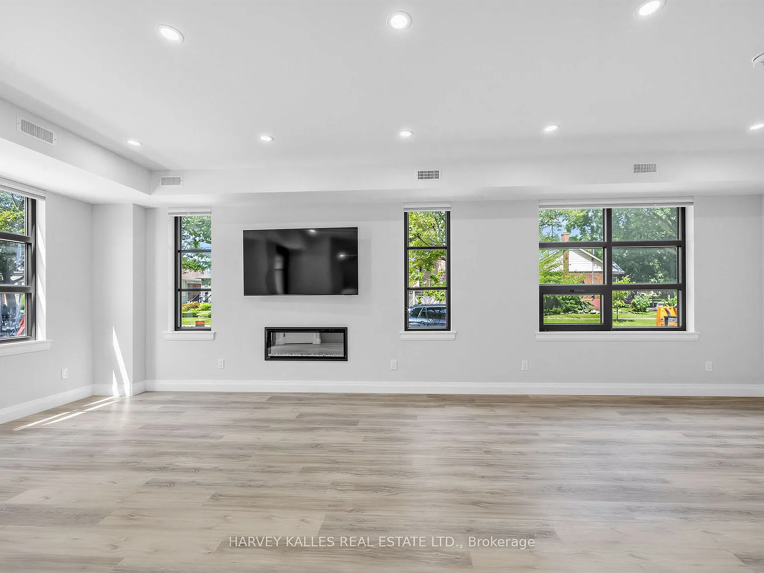 3 bed, $4,350 — Photo 3