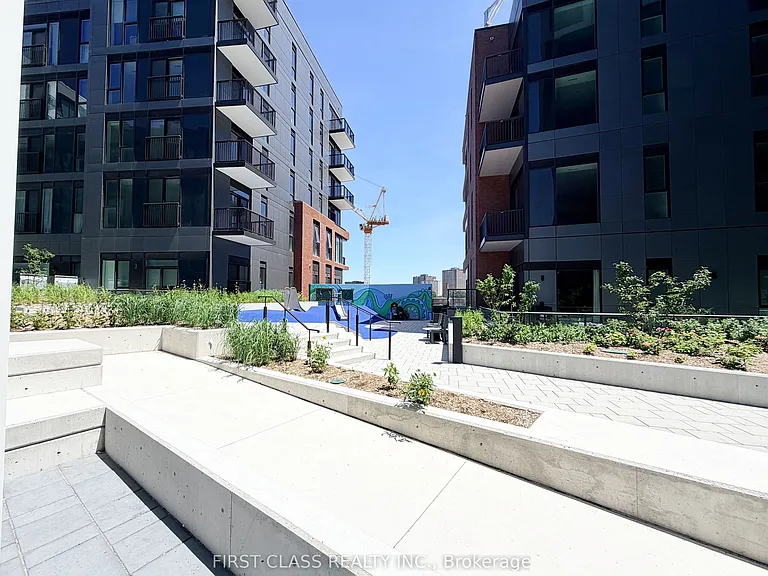 10 Oak St #425 — Photo 16