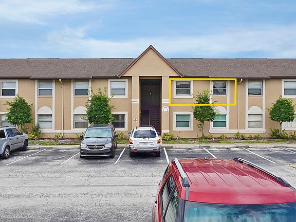 3rd image of 240 Spring Dr APT 8