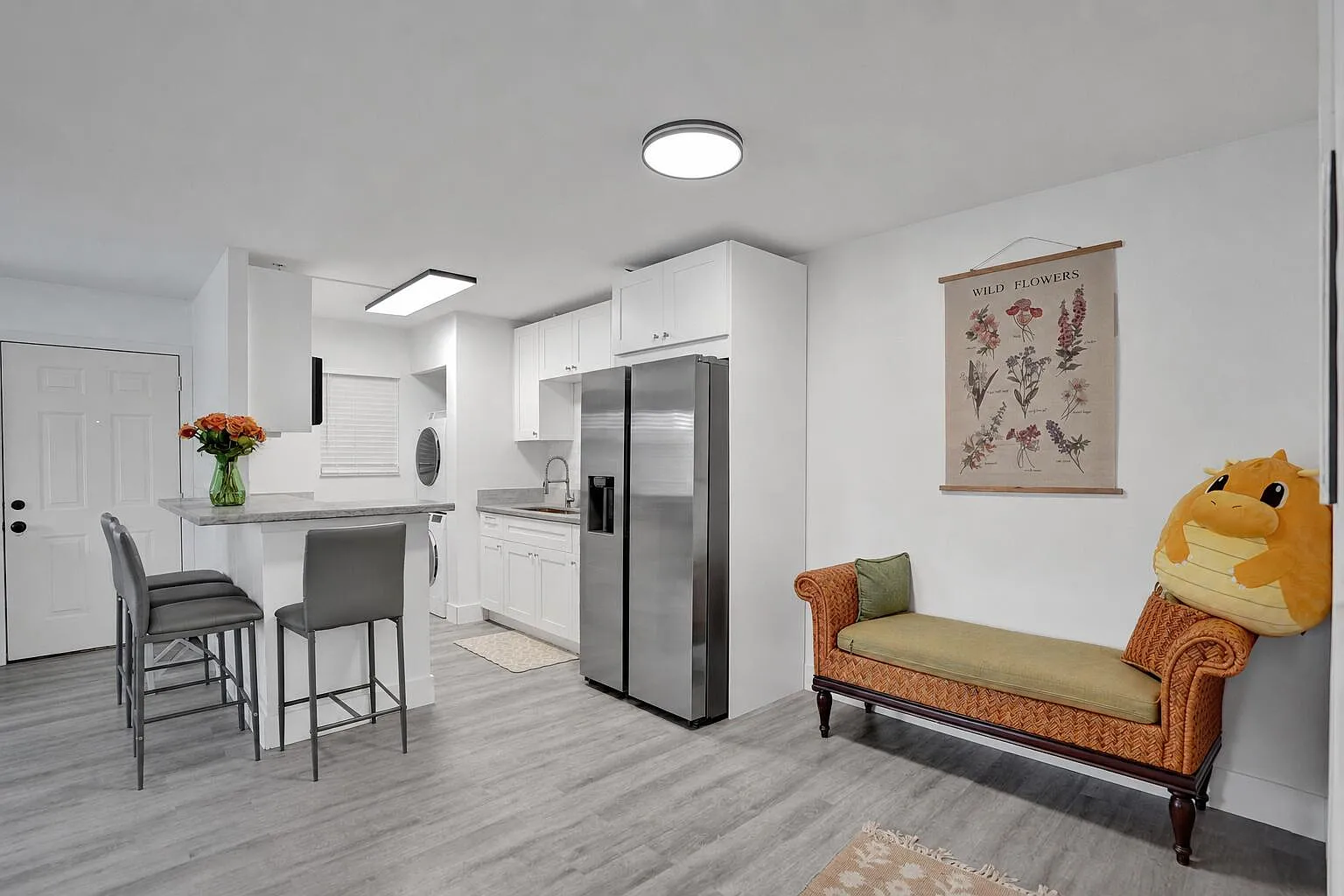 2 bed, 2.0 bath, 887 sqft, $2,300 — Photo 2