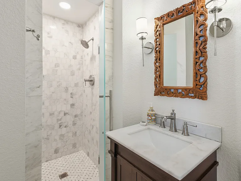 724 Pine Lakes Dr — Photo 16