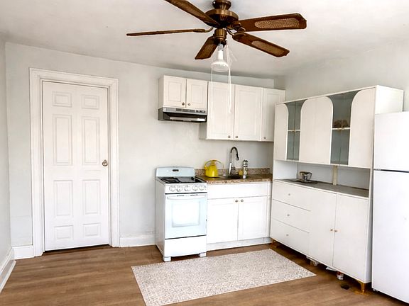 4th image of 213 School St #2E