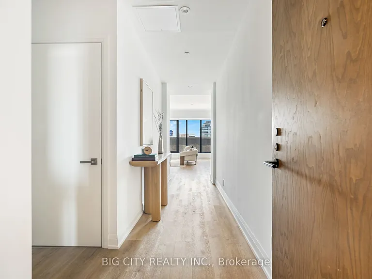 36 Brentcliffe Rd #214 — Photo 2