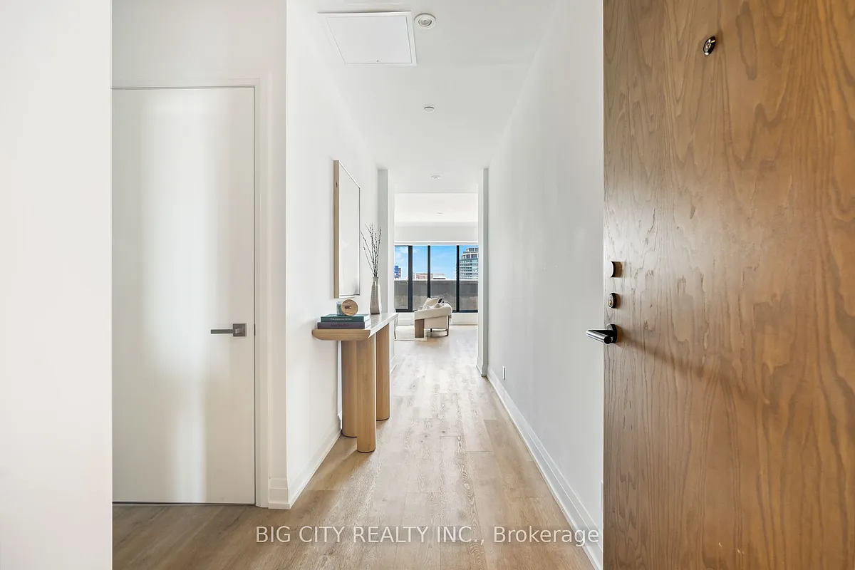 Building Photo - 36 Brentcliffe Rd #214